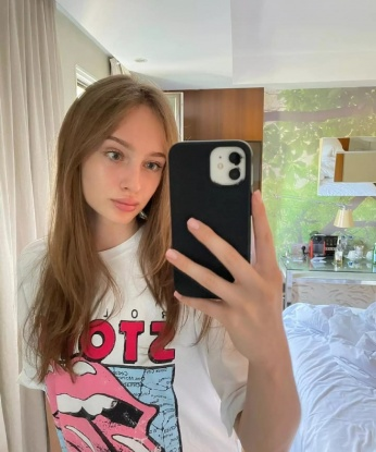💋💞 Страстная и чувственная, я создам атмосферу полного расслабления и наслаждения.
Мои услуги включают классический секс, минет, эротический массаж и многое другое - всё, чтобы доставить тебе незабываемый опыт. 😍💦
Буду рада встрече с щедрым и ухоженным джентльменом. Звони и не пожалеешь! 📞💕
Отзывы о моей работе говорят сами за себя - мои клиенты всегда возвращаются к моим нежным объятиям. 💌🥰
Посмотри мои фото в профиле, и ты поймешь, что ты не сможешь устоять перед моими прелестями. 😉💃
Жду встречи с тобой в Москве, чтобы воплотить в реальность все твои самые сокровенные фантазии. 🌟✨ Валюша